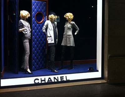 Decoracion escaparate lujo Chanel
